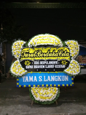 Papan Bunga Duka di Kairatu