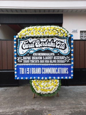 Papan Bunga Duka di Kairatu